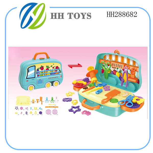 Play in a fruit and vegetable supermarket suitcase
